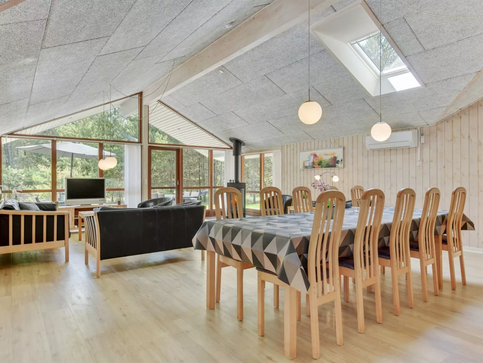 "Jonas" - 2.4km from the sea-Binnen