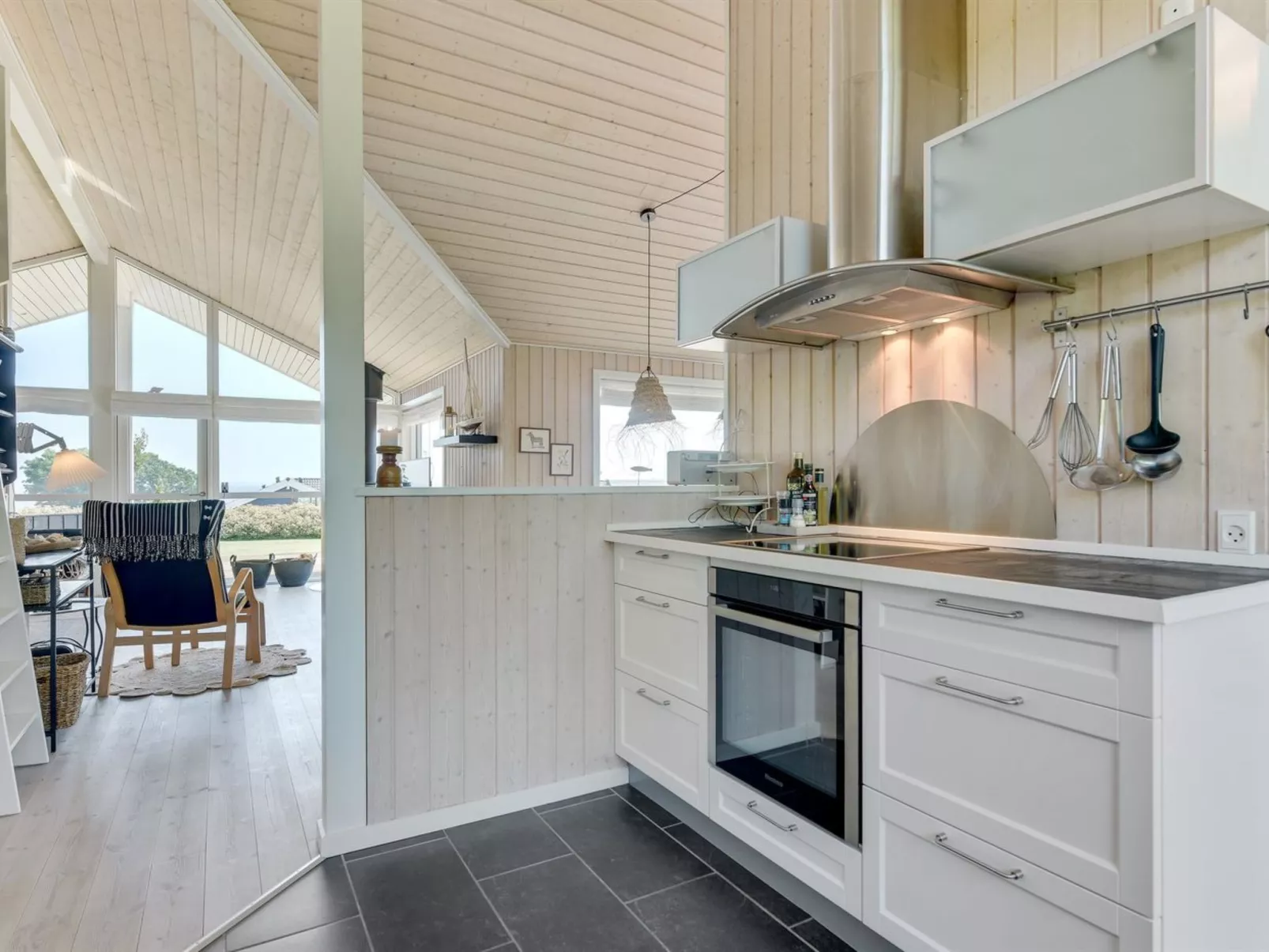 "Fridtjof" - 100m from the sea-Binnen