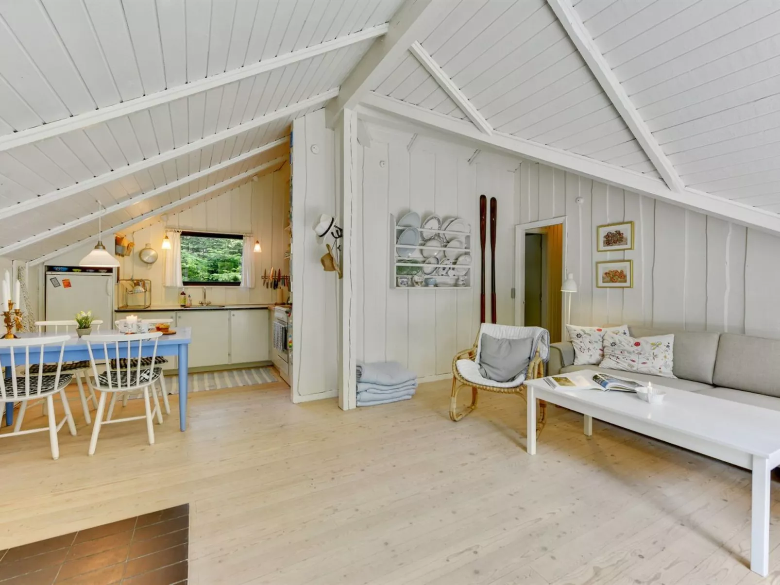 "Alika" - 200m to the fjord-Binnen