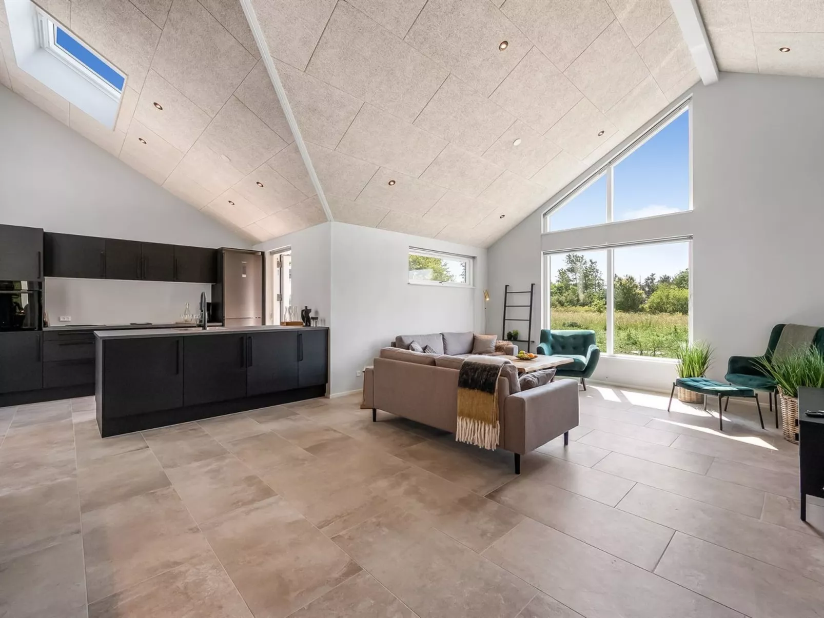 "Måns" - 500m to the fjord-Binnen