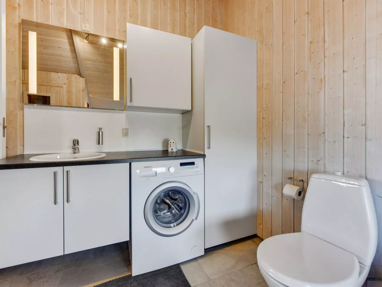 "Durita" - 600m to the fjord-Binnen