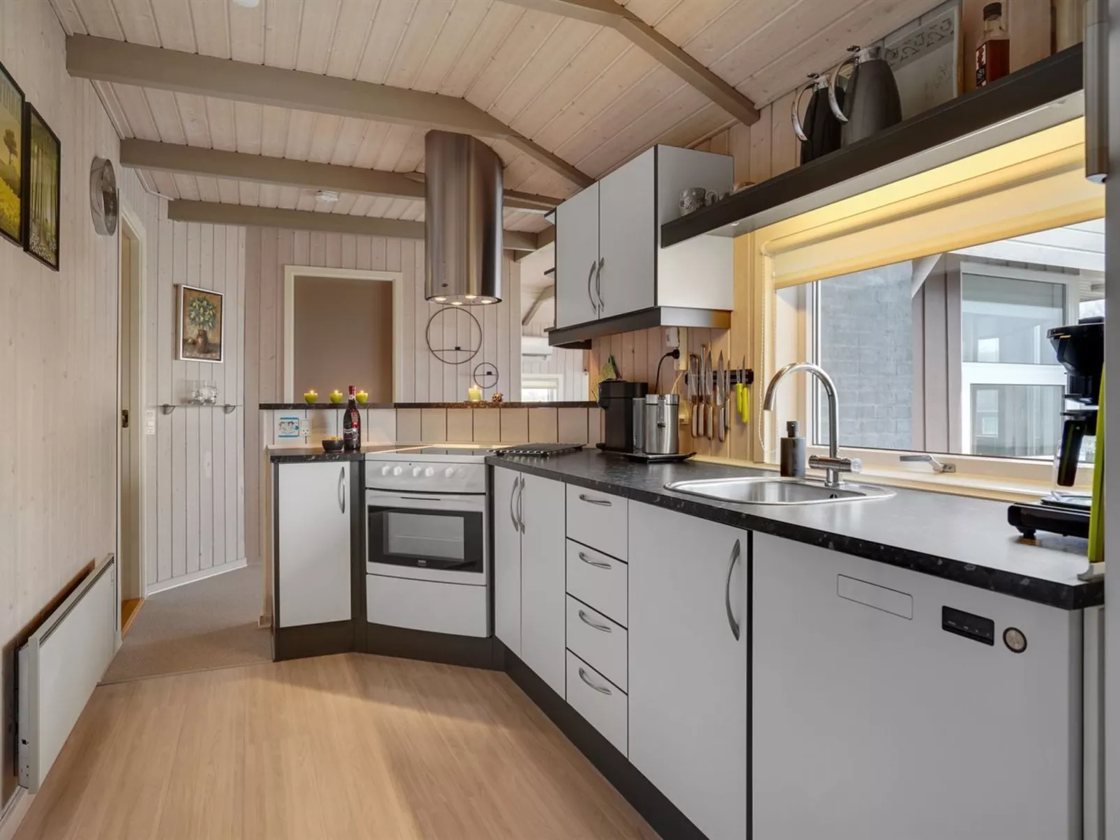 "Ebbeline" - 150m from the sea-Binnen