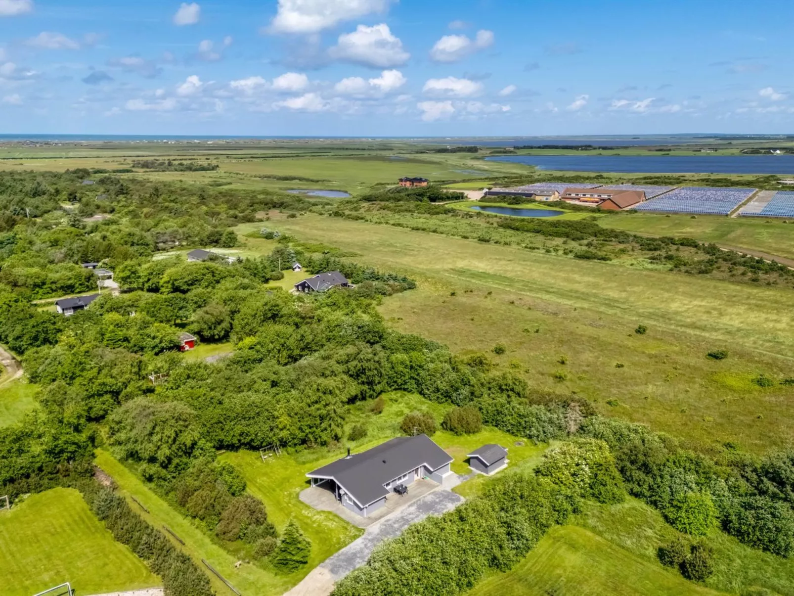 "Karlsefni" - 600m to the fjord-Buiten