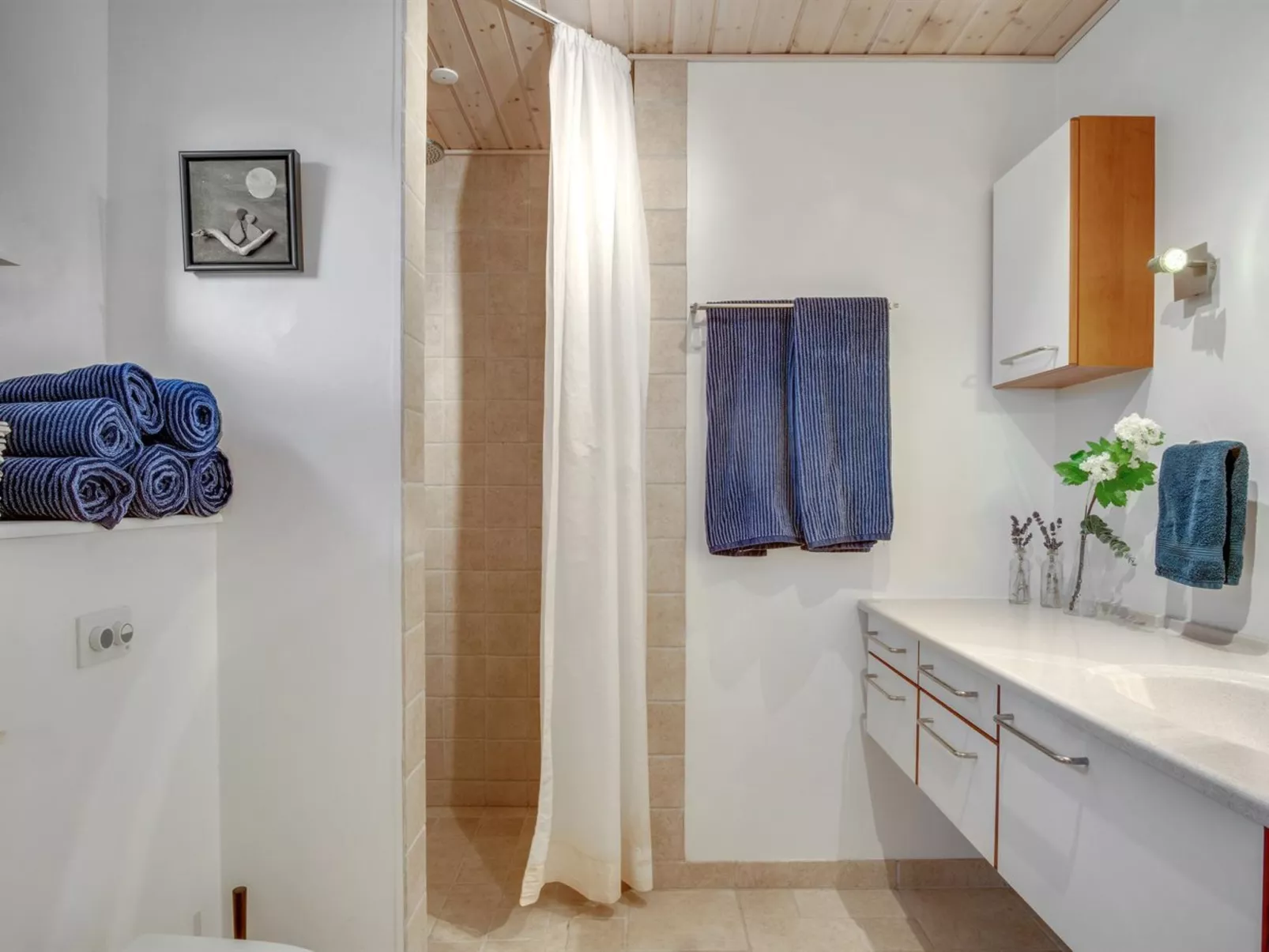 "Sahid" - 20m from the sea-Binnen