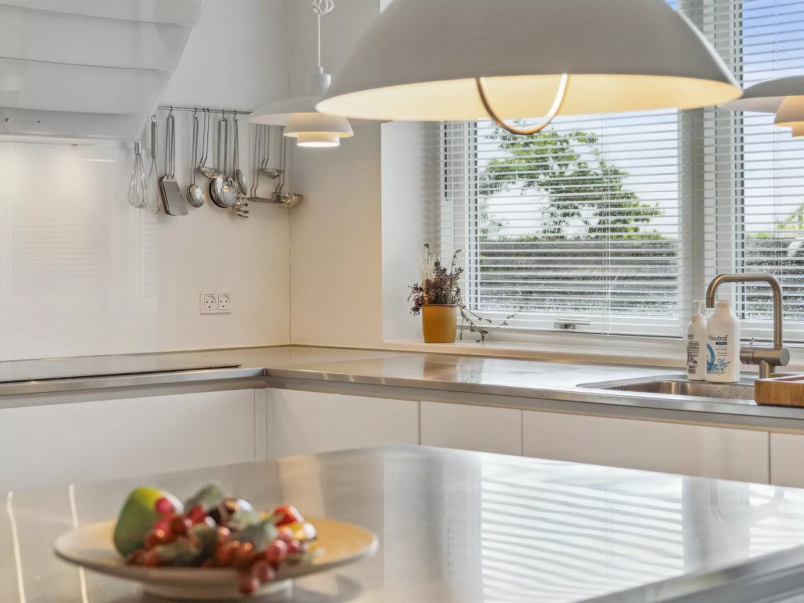 "Esme" - 30m from the sea-Binnen