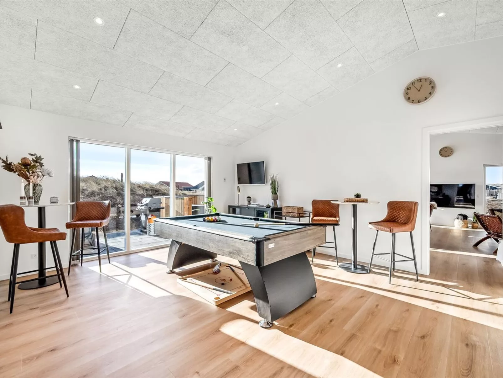 "Waldar" -  from the sea-Binnen