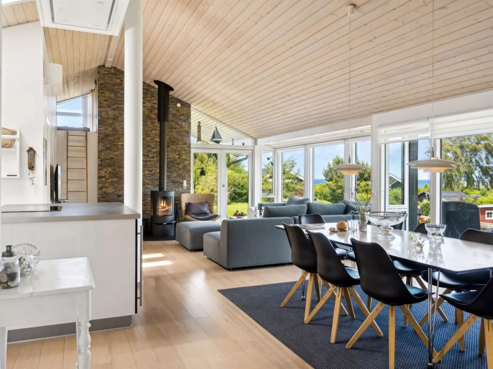 "Tuulikki" - 100m from the sea-Binnen