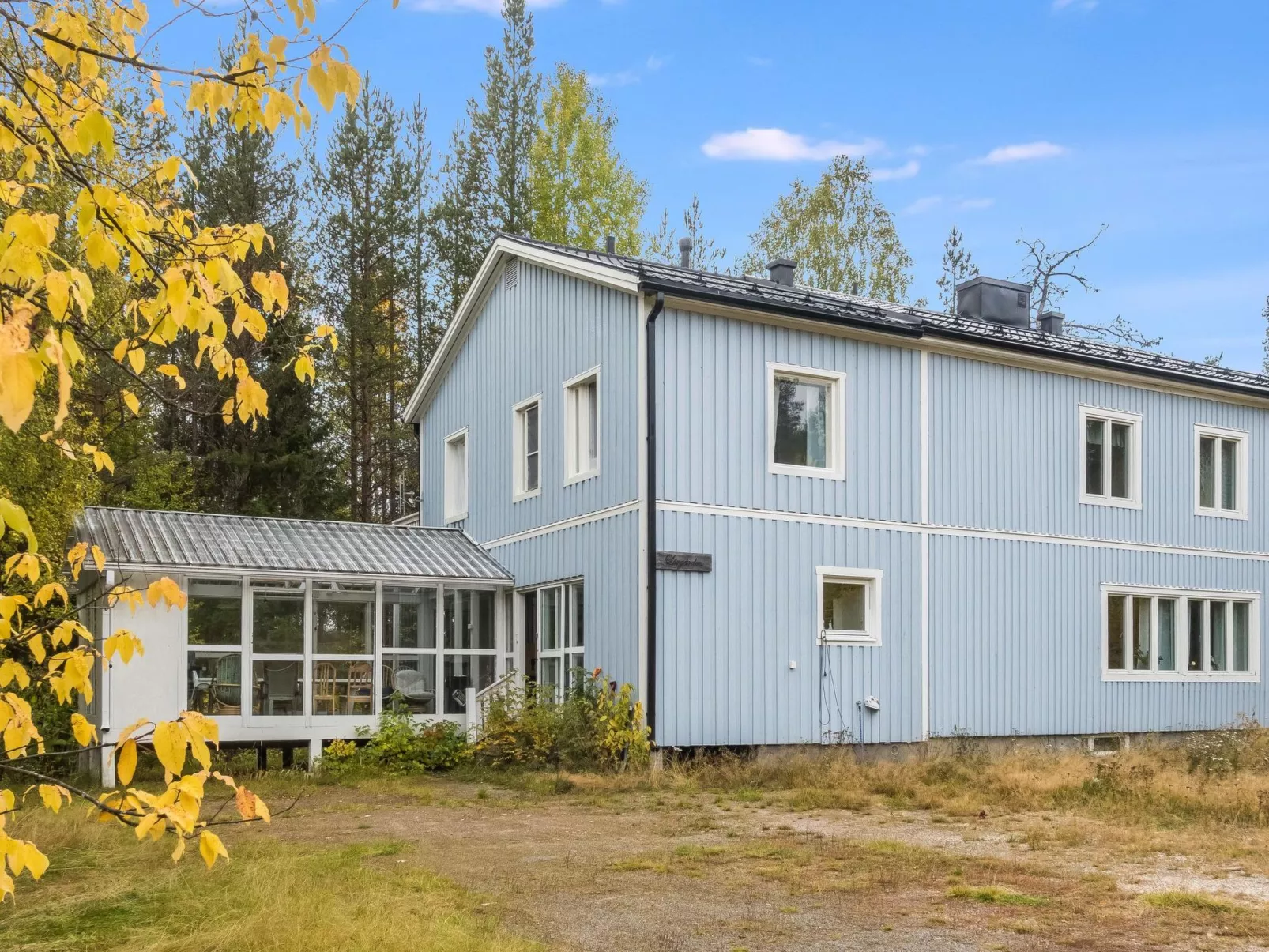 Lövgårdenin lohimaja-Binnen