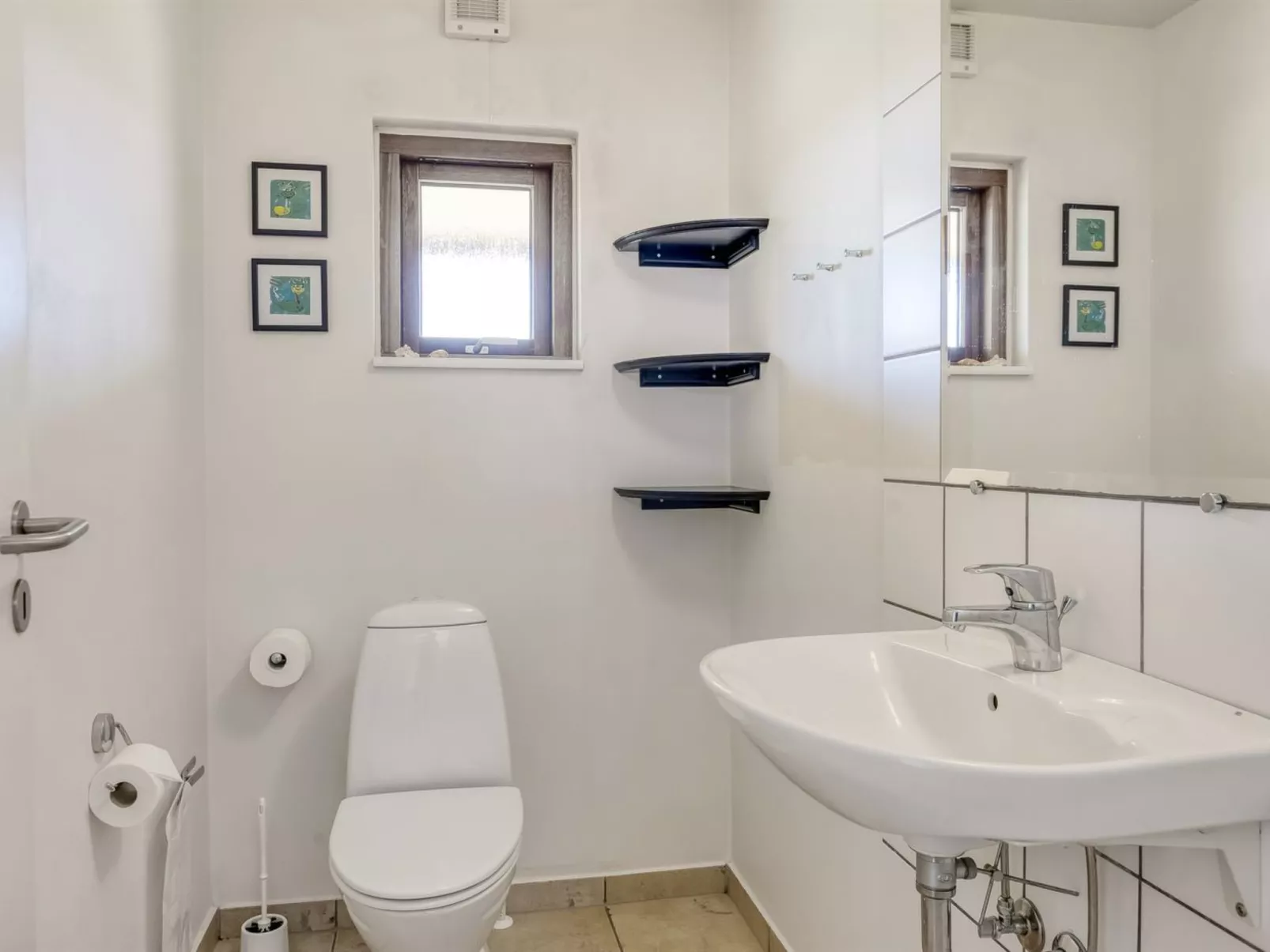 "Era" - 100m from the sea-Binnen