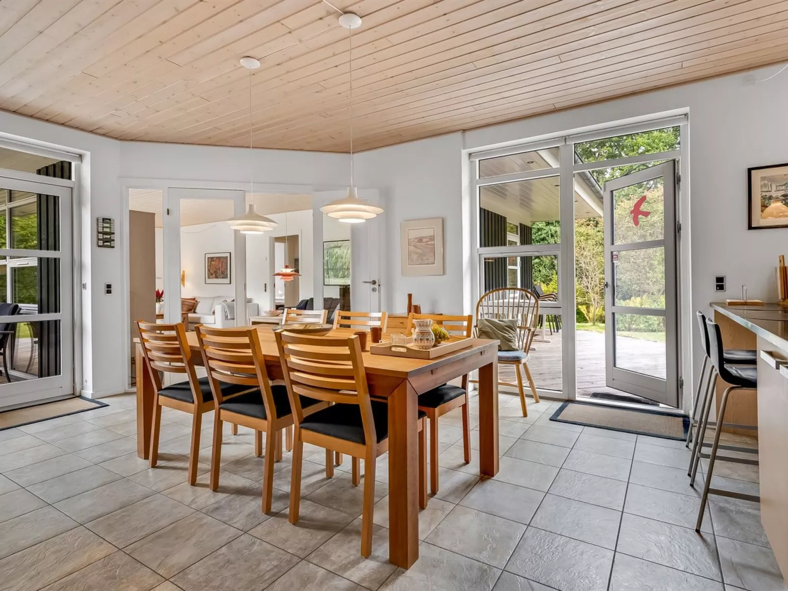 "Jyrki" - 100m from the sea-Binnen