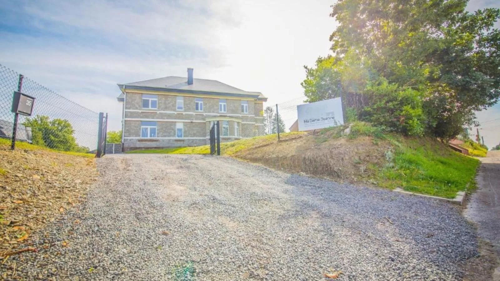 Ma Dame Jeanne-Buitenkant zomer