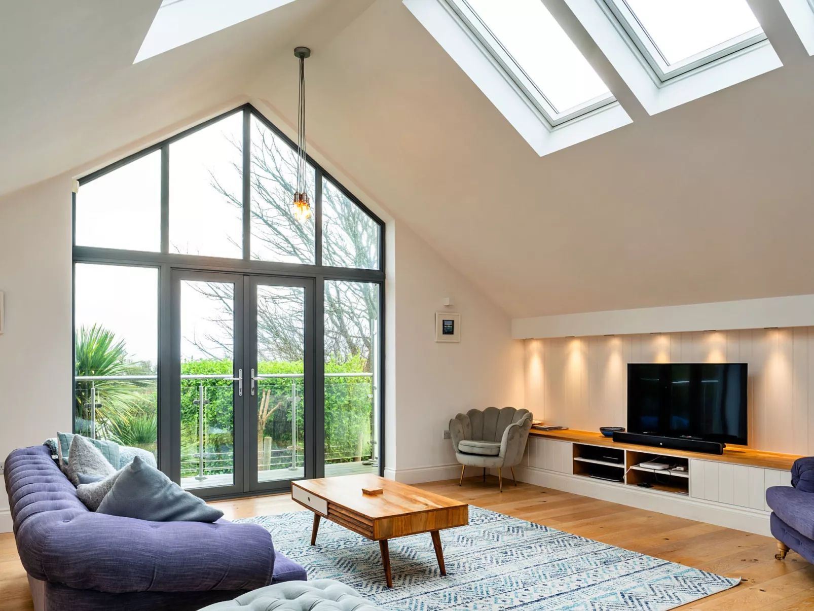 Dingles Cottage-Binnen