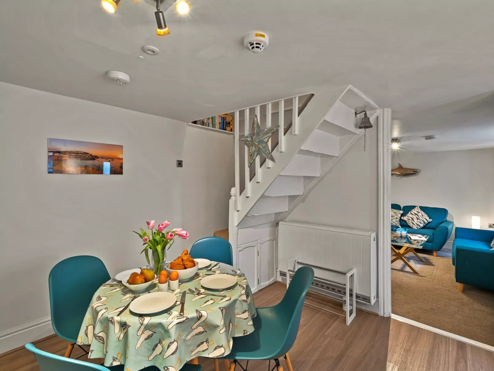 Porthole Cottage-Binnen