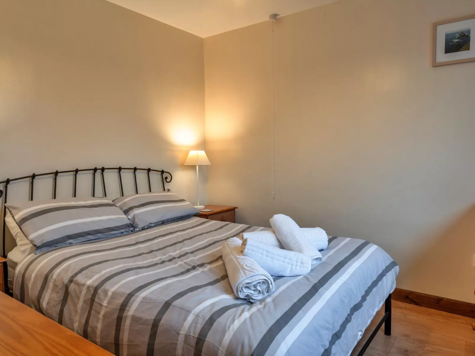 No.1 Gladys' Orchard-Binnen