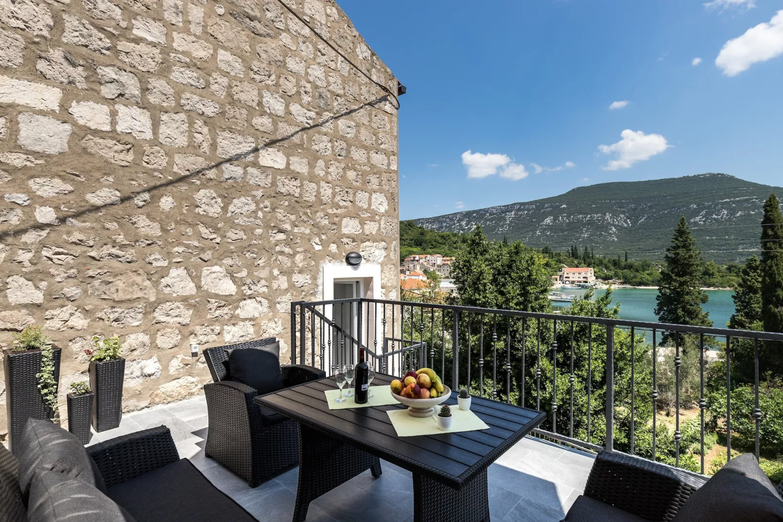 Holiday Home Monika - Two Bedroom Holiday Home with Terrace and Sea View-Terras