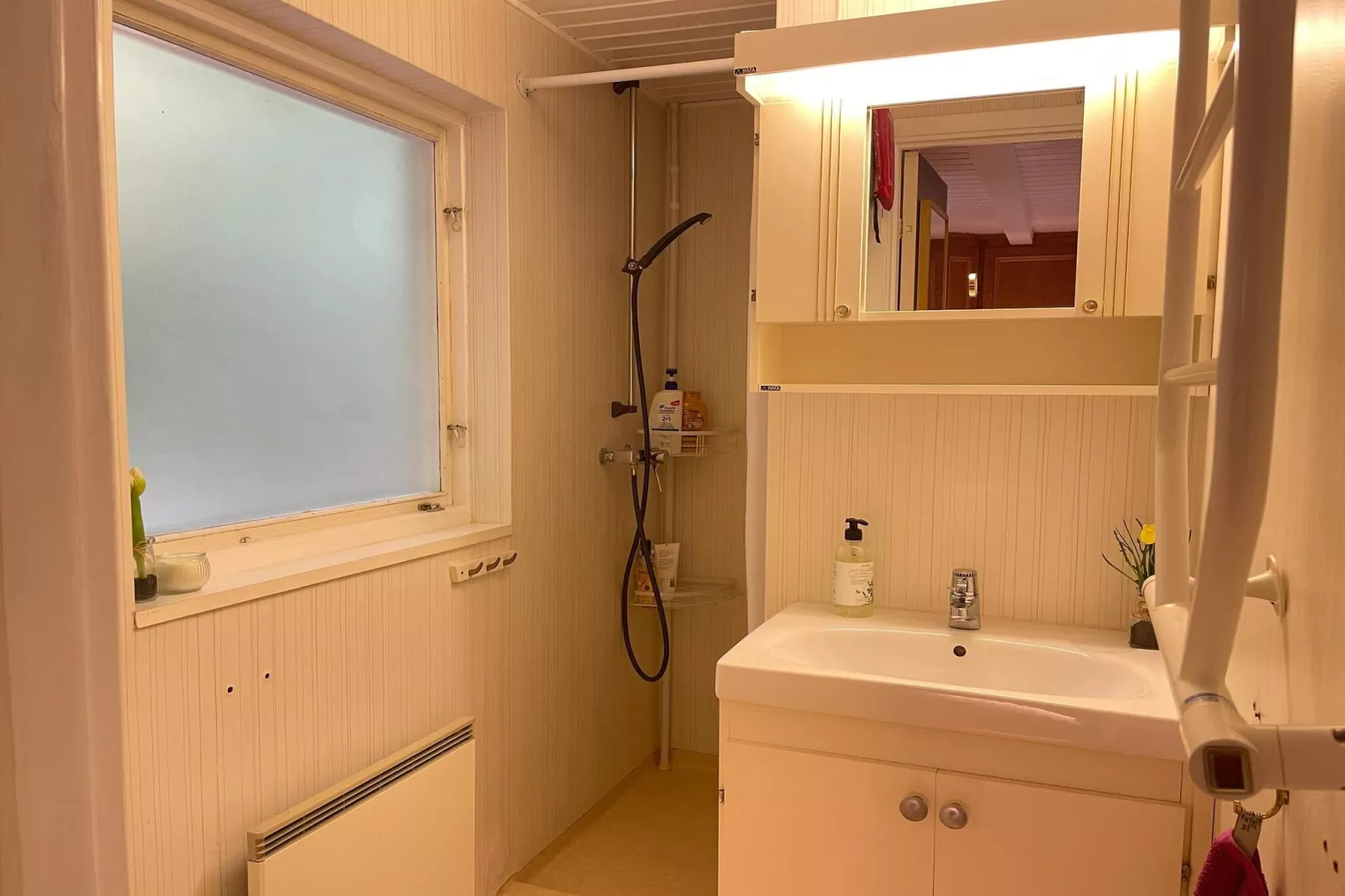 Charmante cottage aan het meer met sauna-Binnen