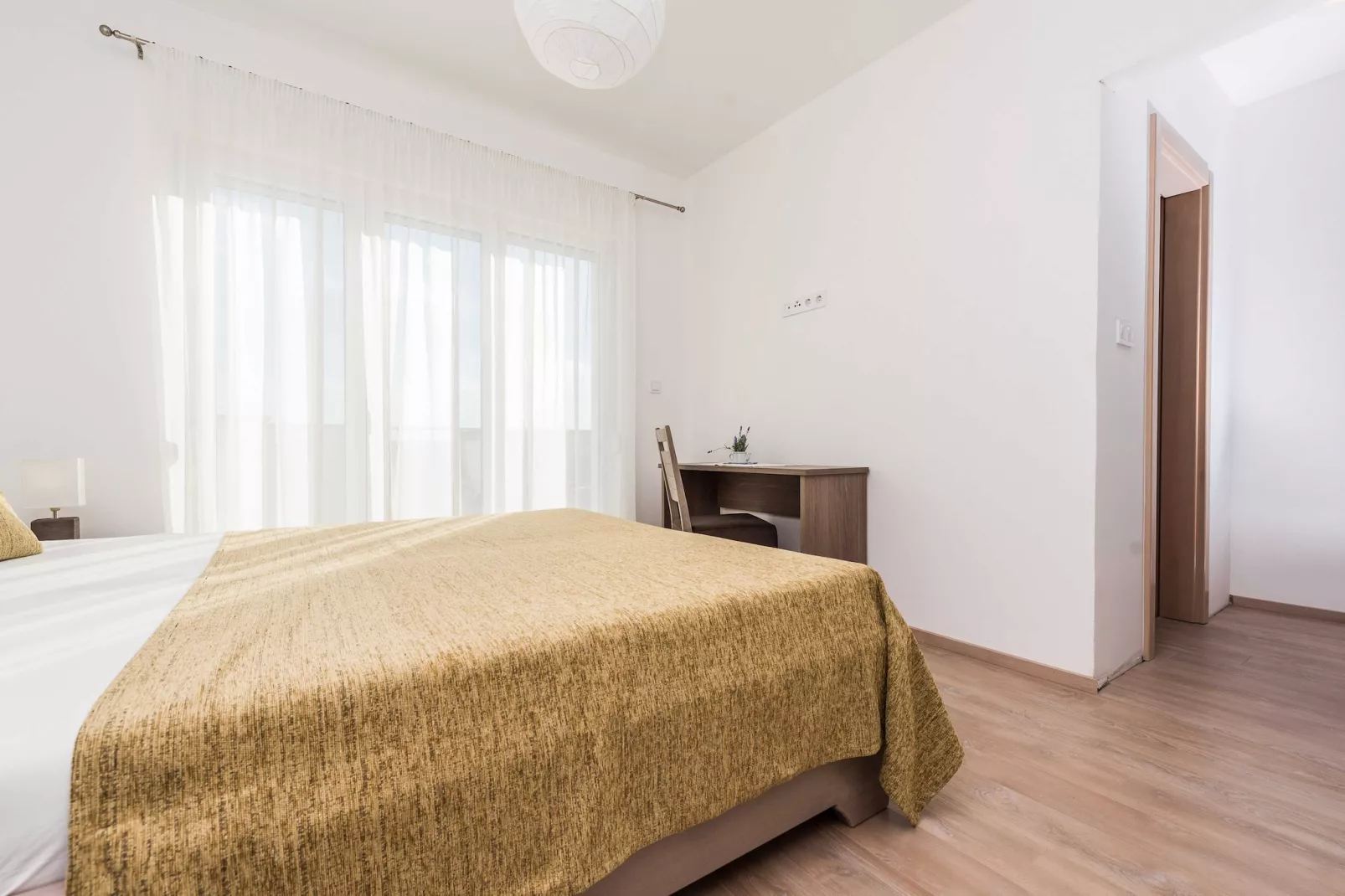 Luxury Escape with Swimming Pool & Modern Design - Comfort Four Bedroom Villa with Sea View and Private Pool ( Villa 7)-Slaapkamer