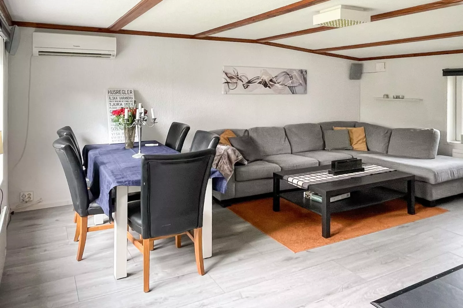 Villa in de archipel met zwembad en terras-Binnen