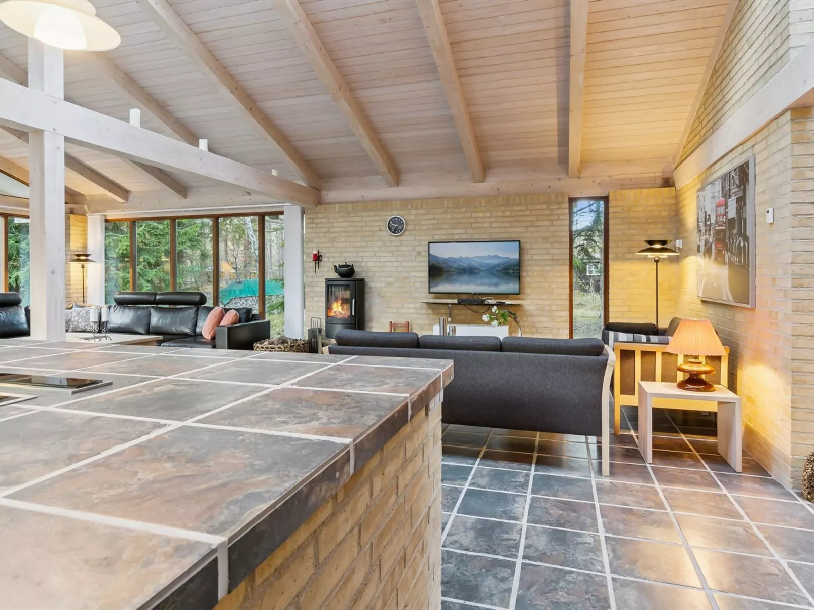 "Jorid" -  from the sea-Binnen