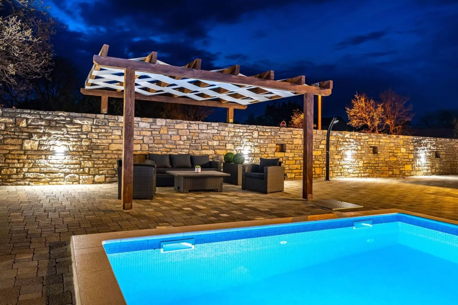 Luxury Villa Escape-Terrasbalkon