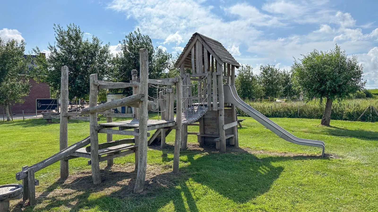 SeaLuxe Residence 27C-Parkfaciliteiten