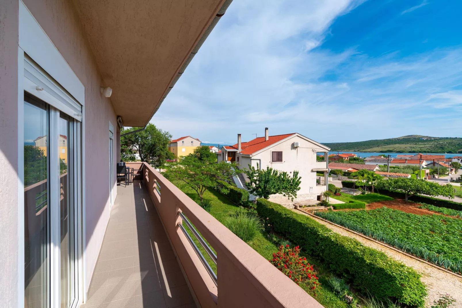 Sea view apartment Nika-Terrasbalkon