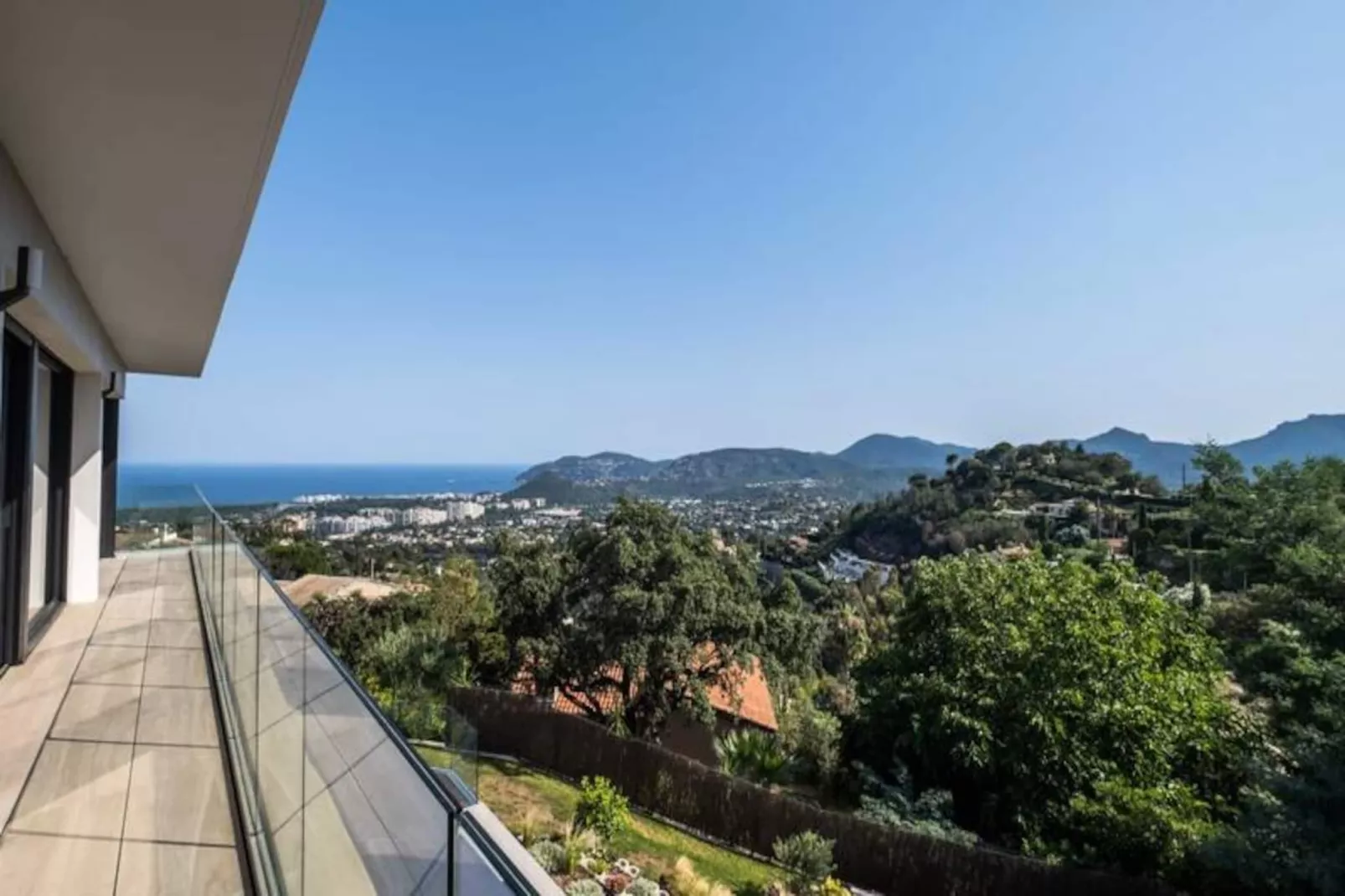 Résidence Maison D'architecte Avec Piscine Chauff&eacute;e & Sublime Vue Mer-Niet-getagd