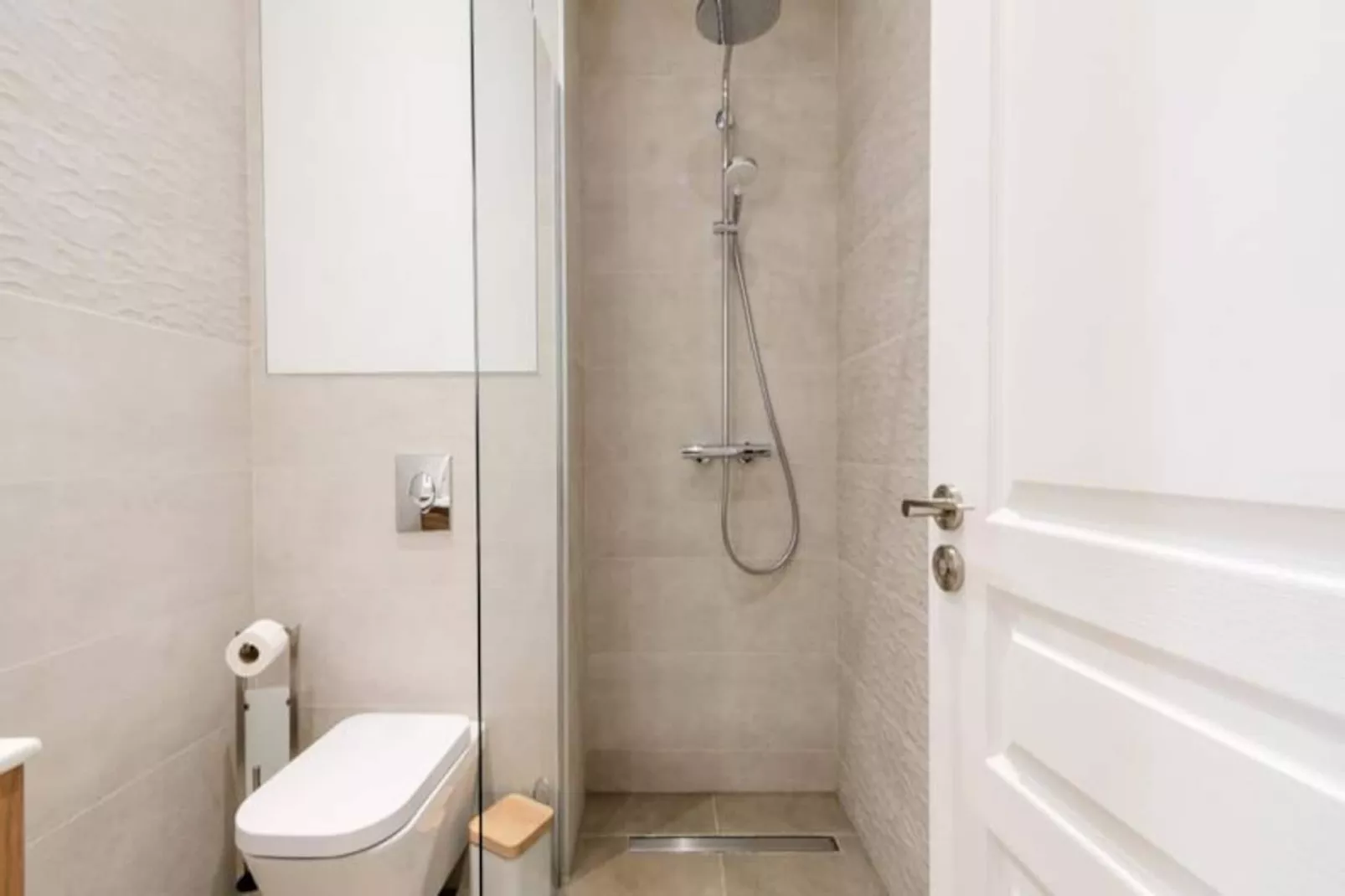 Résidence 3p Avec Balcons, 3min Du Palais Des Congr&egrave;s-Niet-getagd