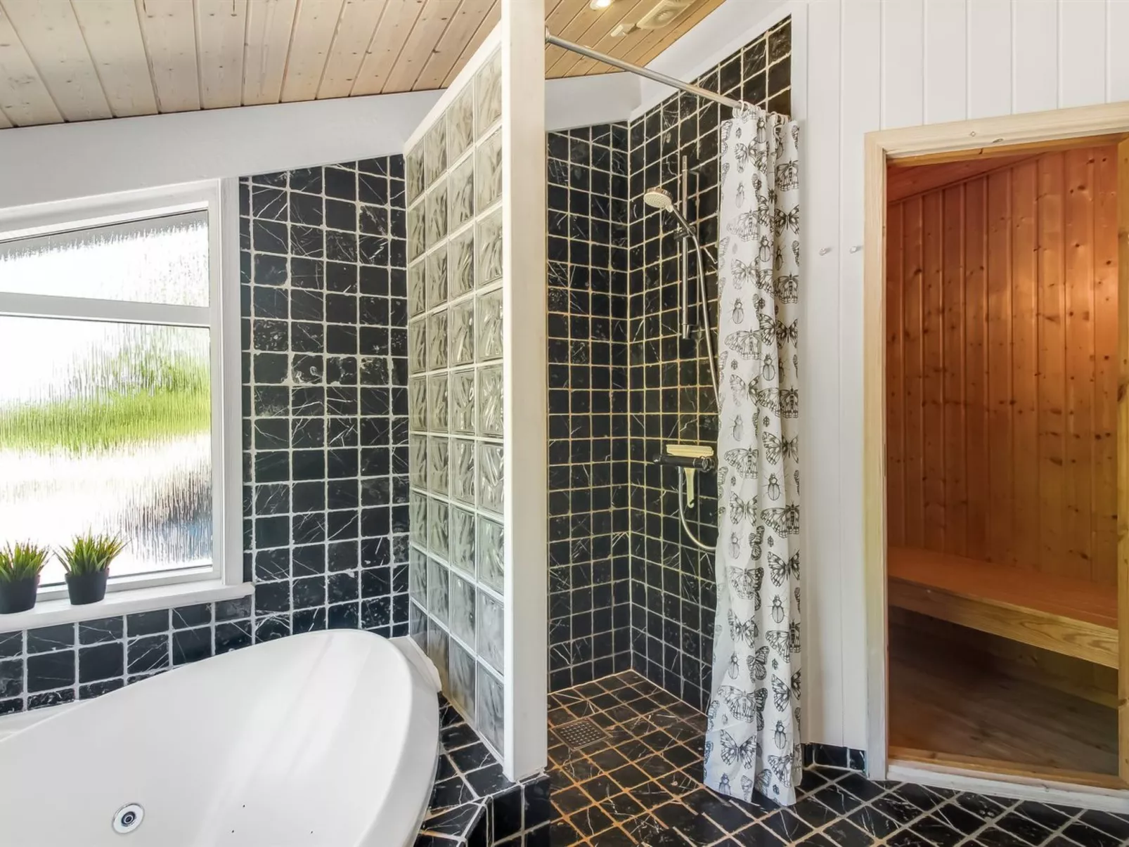 "Elvan" - 450m from the sea-Binnen