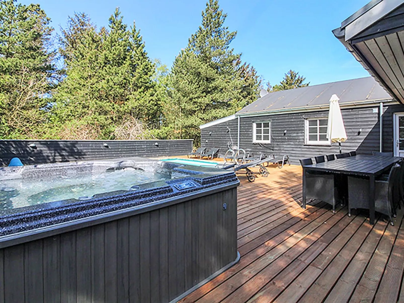 "Svanborg" - 3.7km from the sea-Binnen