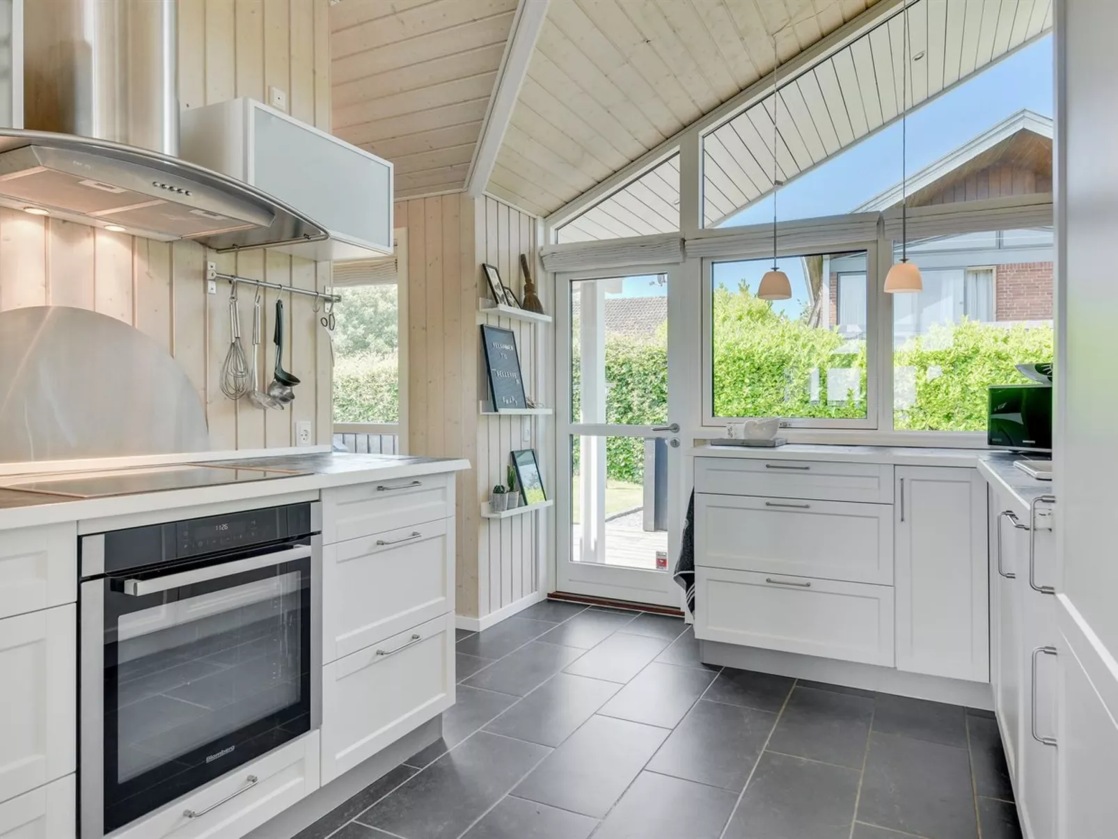 "Fridtjof" - 100m from the sea-Binnen