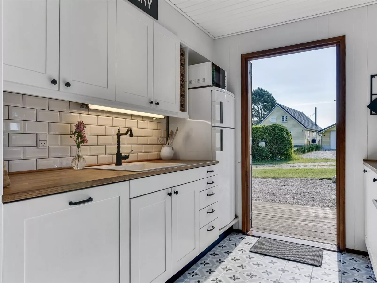 "Lillan" - 250m from the sea-Binnen