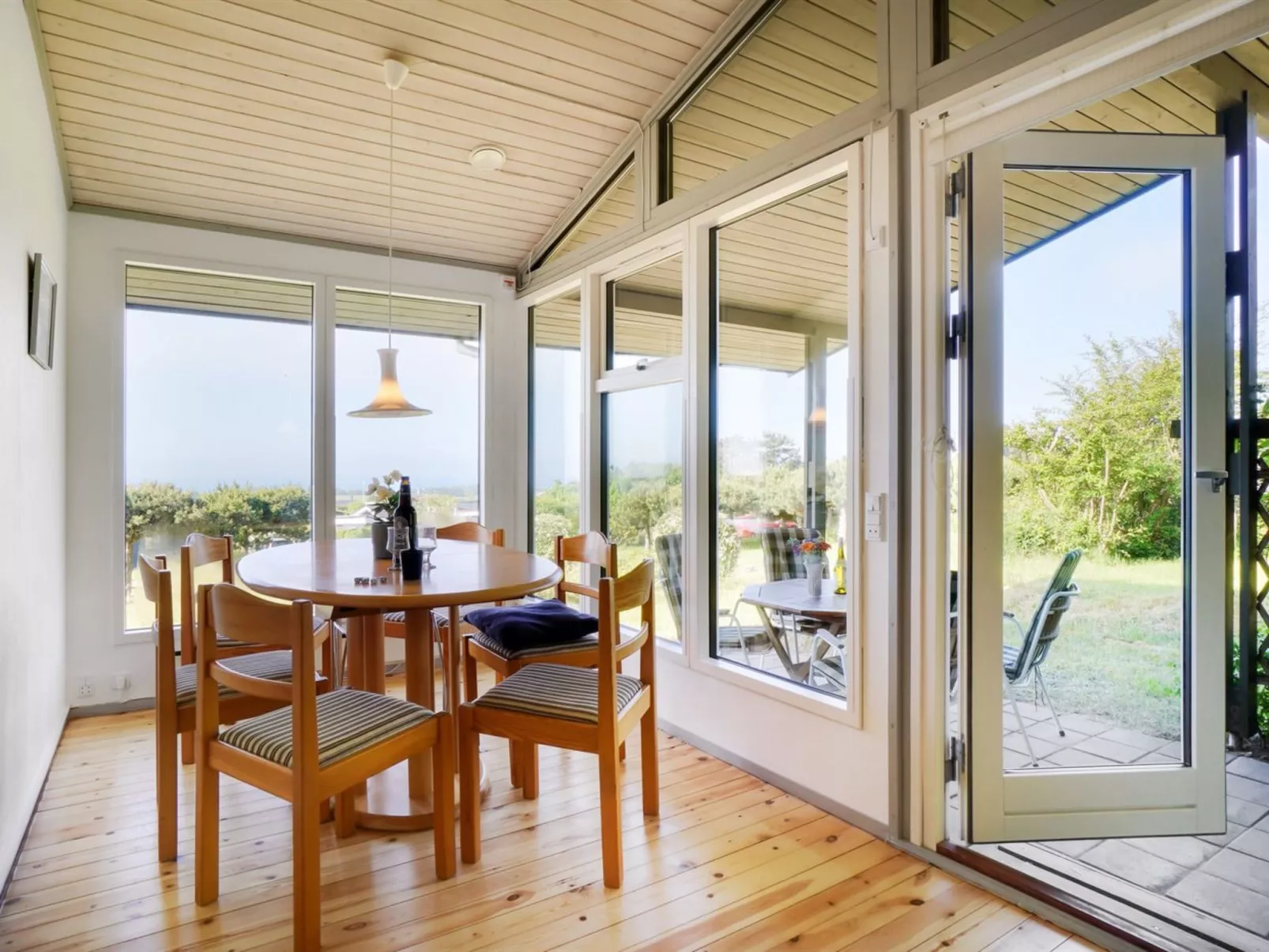 "Miona" - 725m from the sea-Binnen