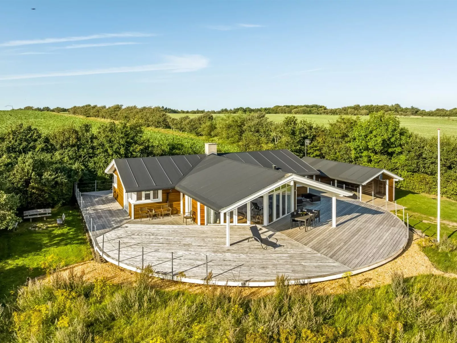 "Eljas" - 200m to the fjord-Buiten