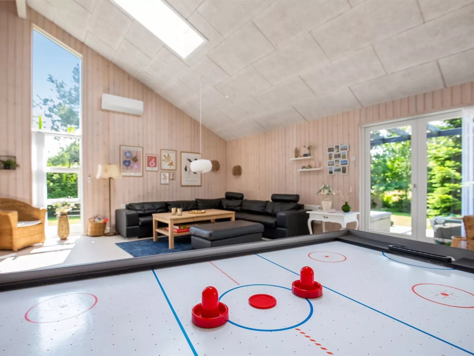 "Gabi" - 700m from the sea-Binnen