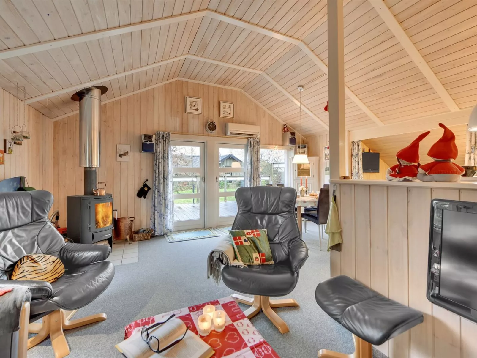 "Hannah" - 300m to the fjord-Binnen