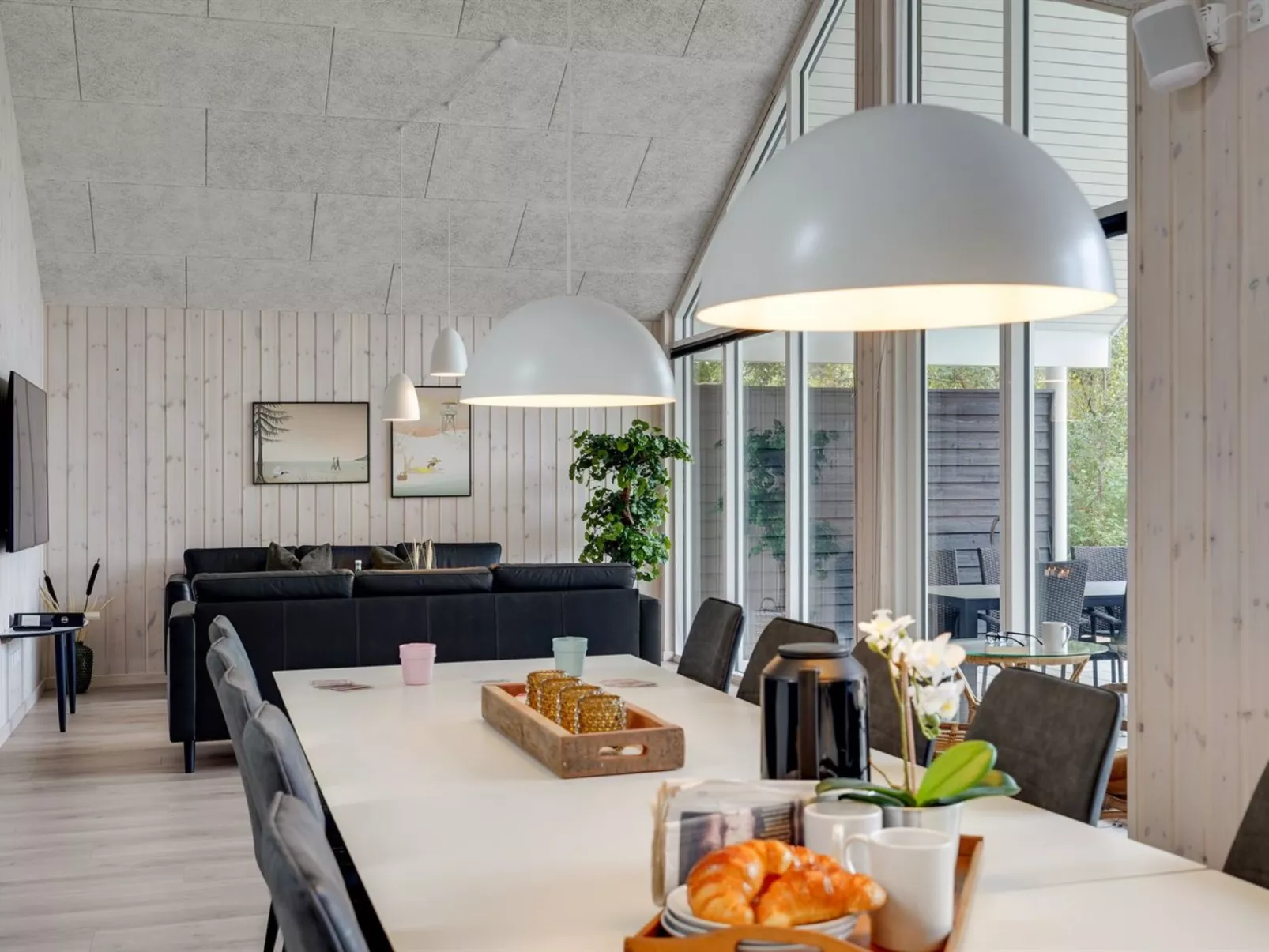 "Jorn" - 75m from the sea-Binnen