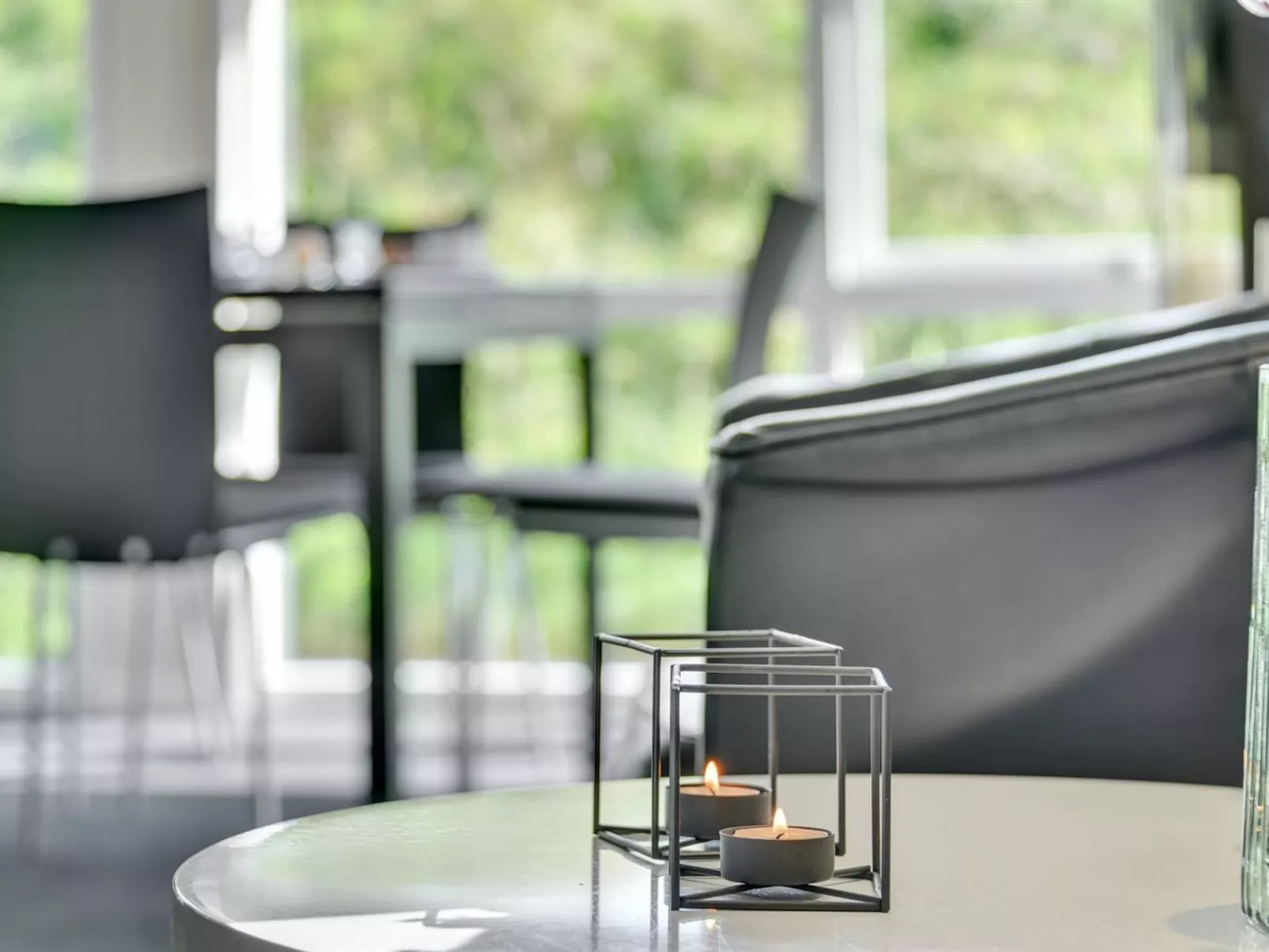 "Jess" -  from the sea-Binnen