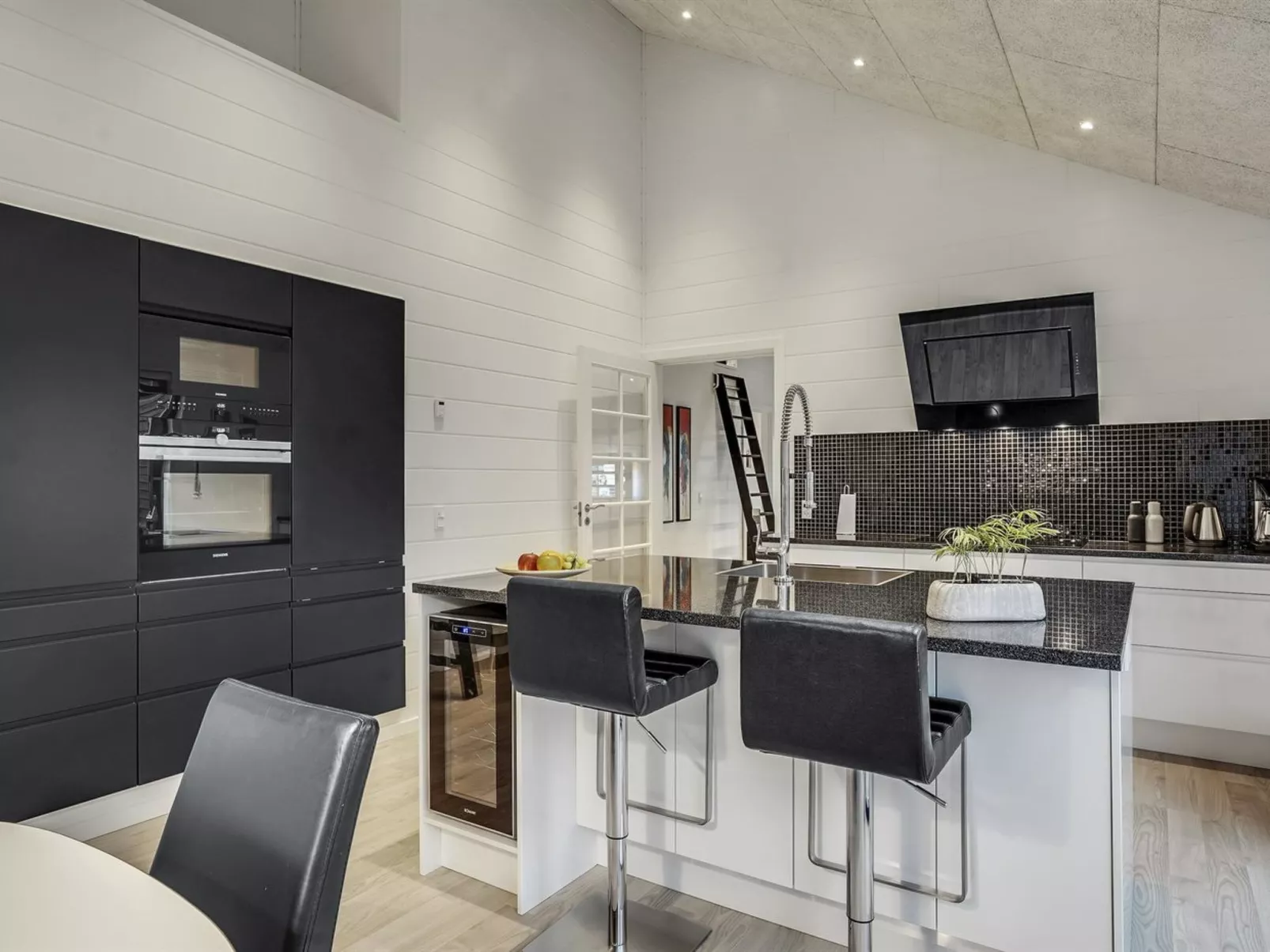 "Jonne" - 200m to the fjord-Binnen