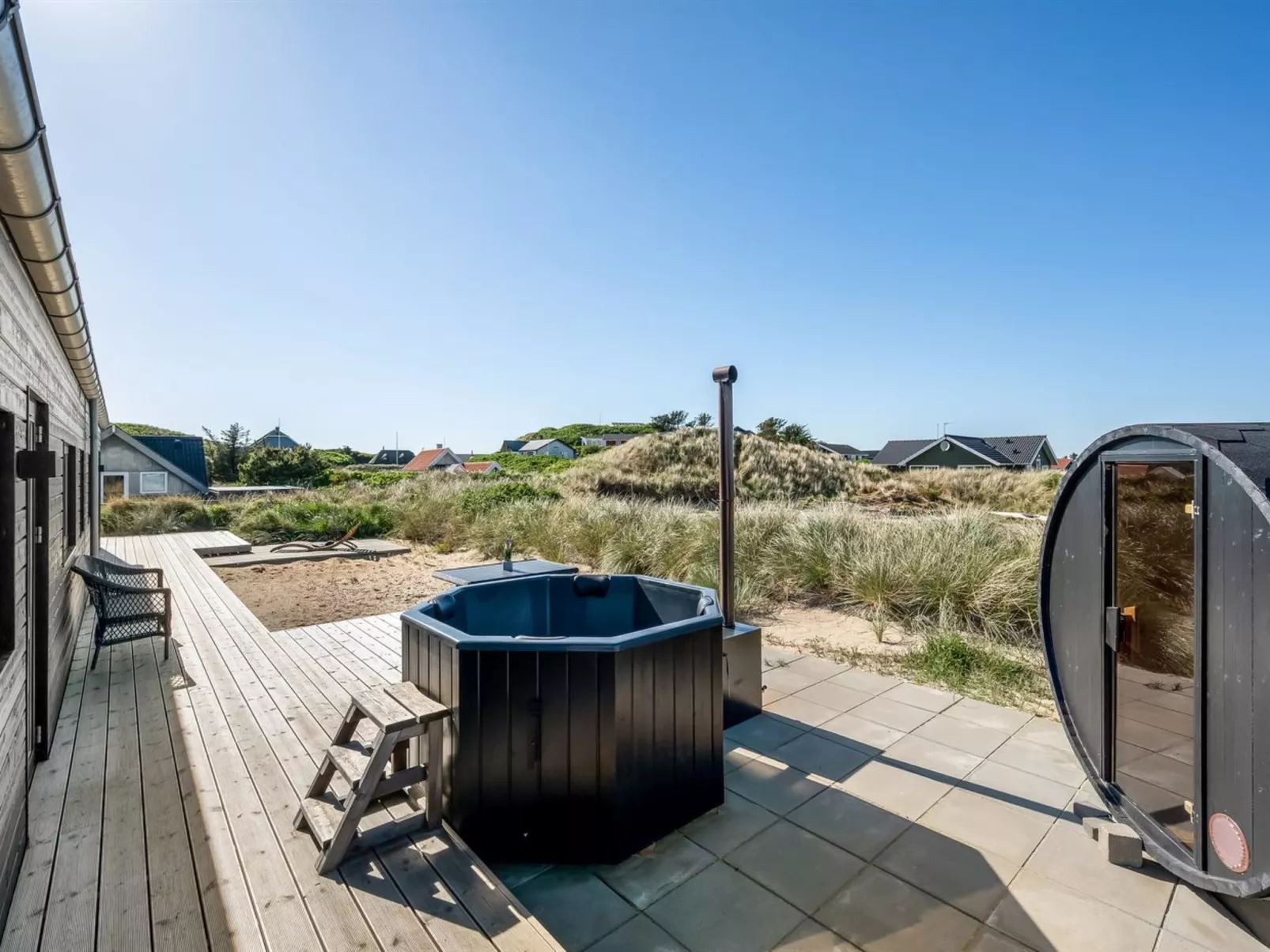 "Chenoa" - 350m from the sea-Buiten