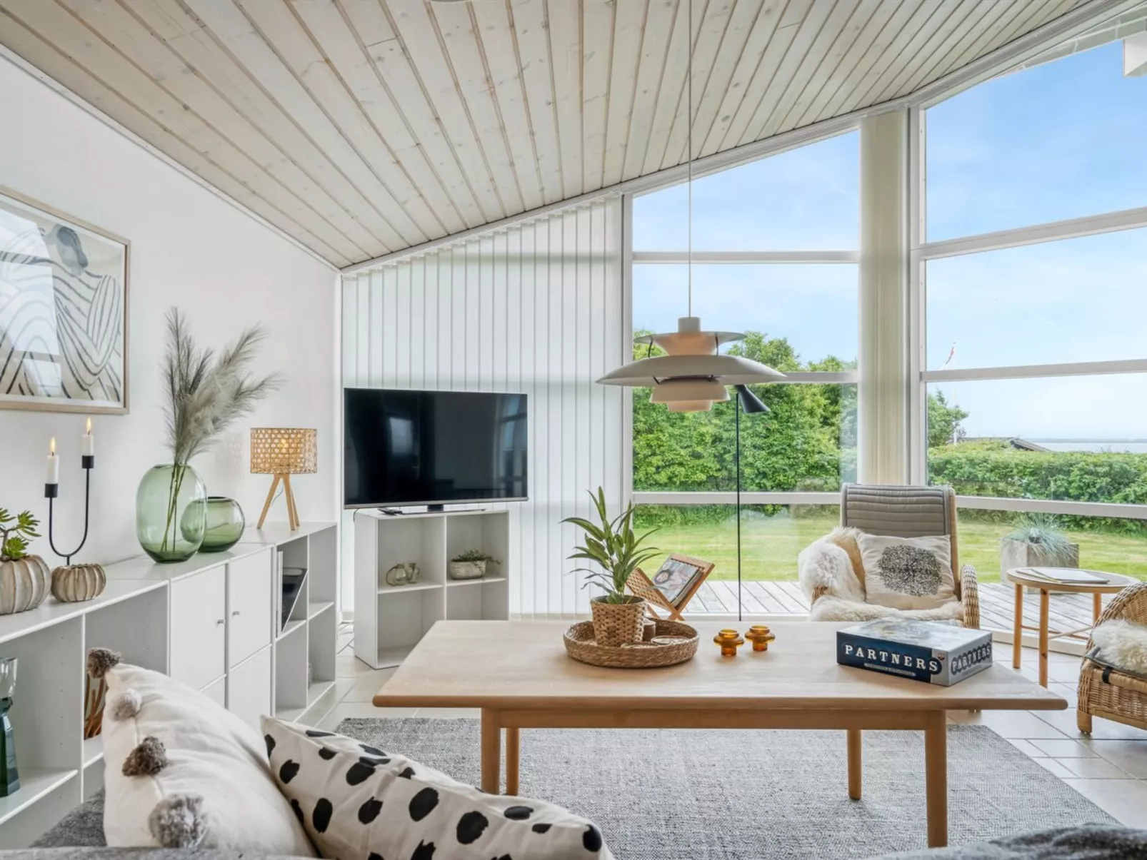 "Gedda" -  from the sea-Binnen