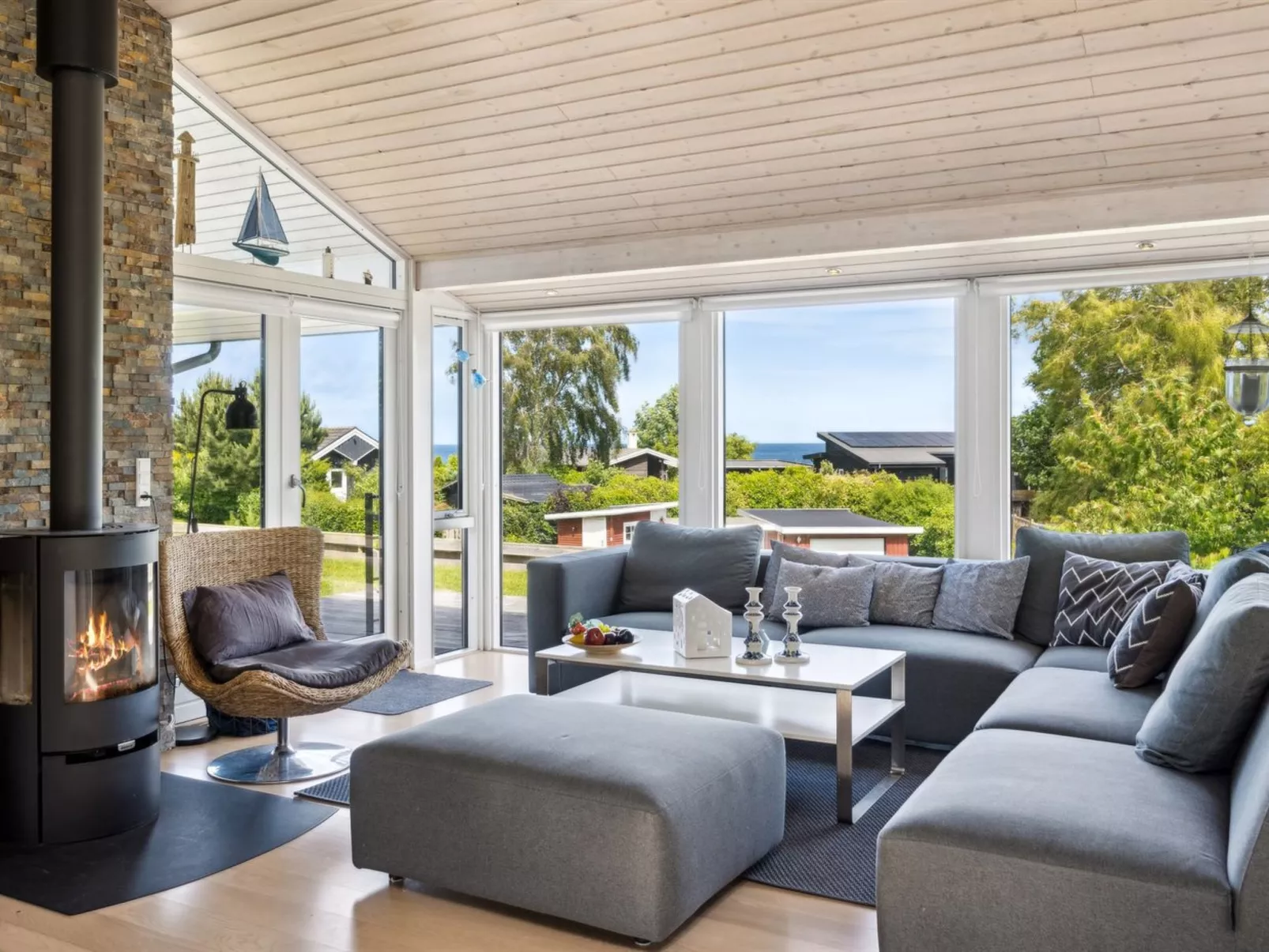 "Tuulikki" - 100m from the sea-Binnen