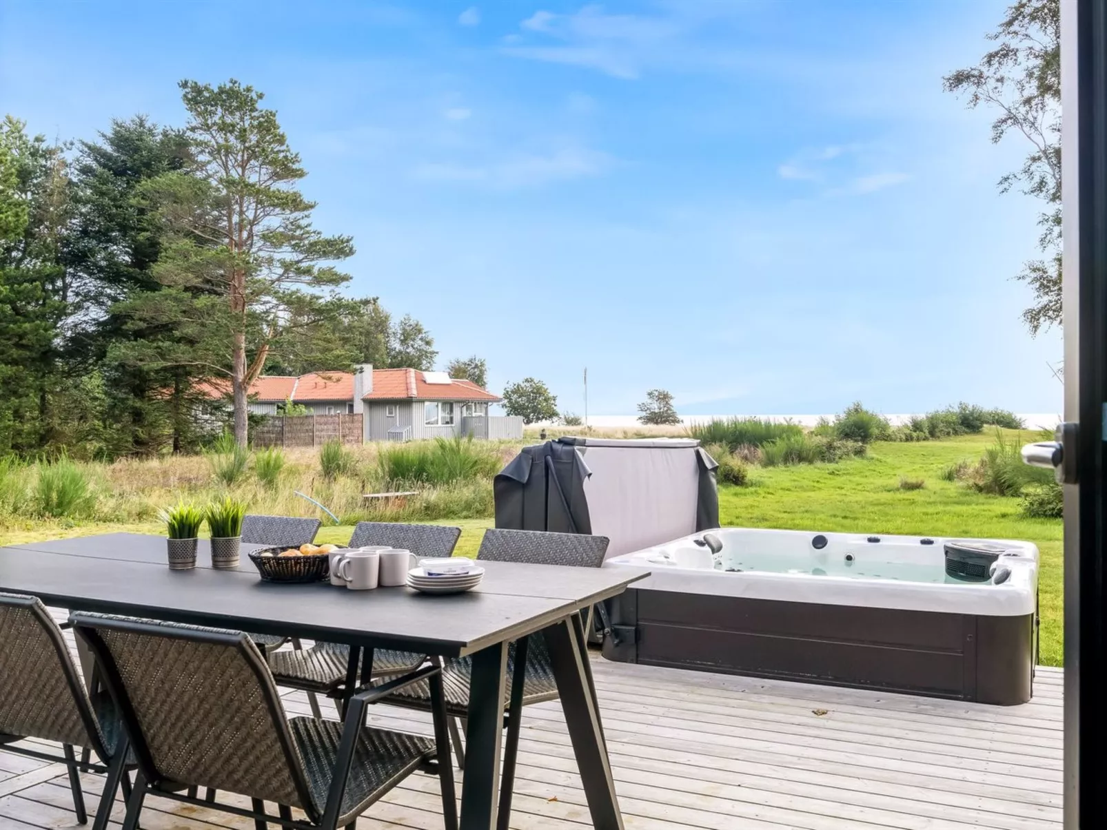 "Jahn" - 250m to the fjord-Binnen