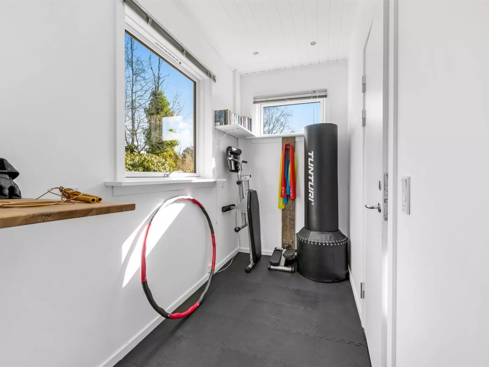 "Hughe" - 1.3km from the sea-Binnen