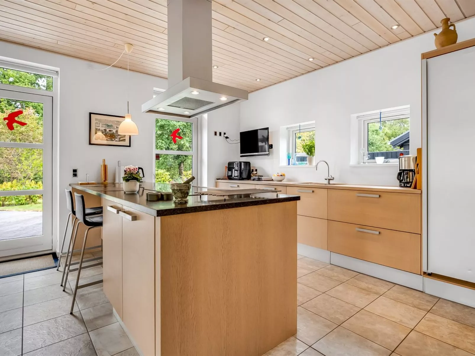 "Jyrki" - 100m from the sea-Binnen