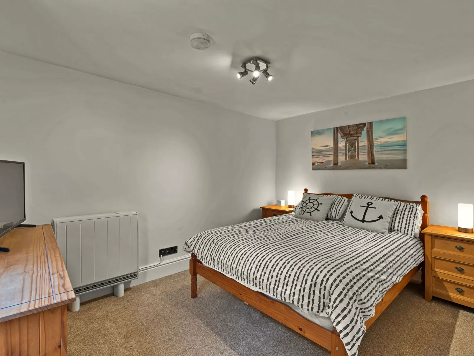 Porthole Cottage-Binnen