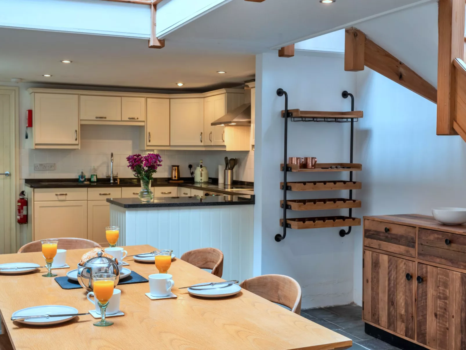 The Old Store-Binnen