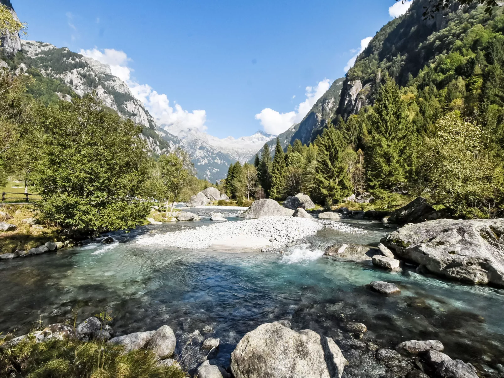 Val di Mello Mountain Flat-Omgeving
