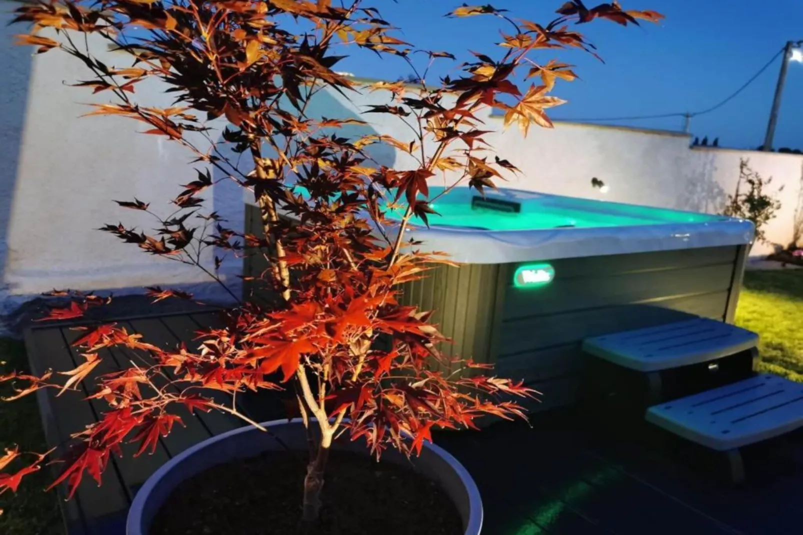 Superior one bedroom apartment ( First floor)-(A1)-Zwembad