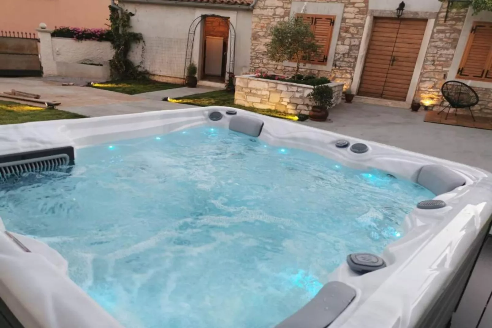 One bedroom apartment (A5)-Zwembad